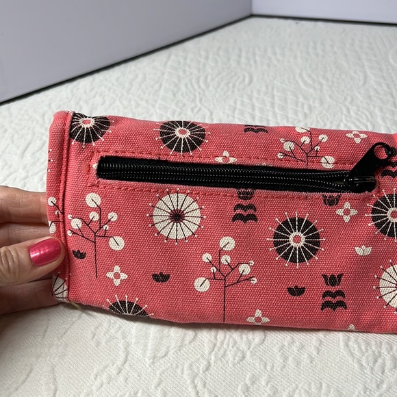 ⭐️🌸Kavu pink floral cotton wallet checkbook holder - Picture 2 of 6